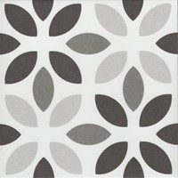 La Madeleine Lyla Noir 20x20