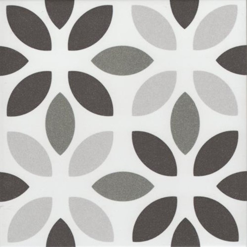 La Madeleine Lyla Noir 20x20